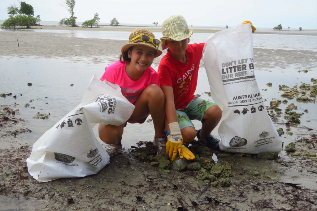 Tangaroa Blue Foundation beach cleanup