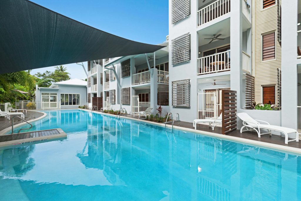 Mantra Aqueous, Port Douglas pool