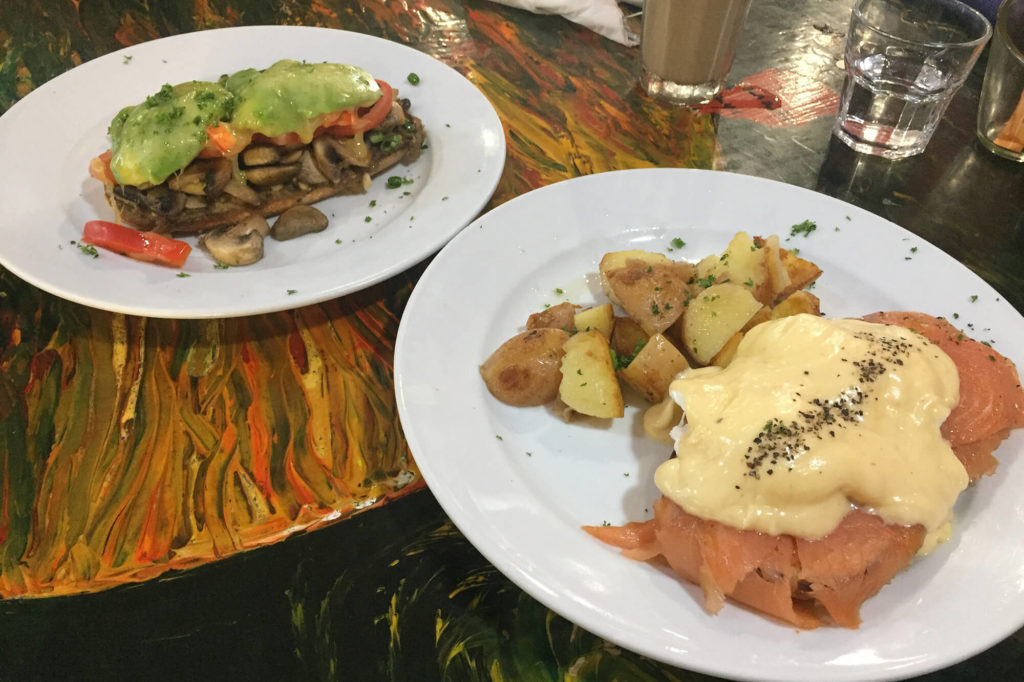 「The Lillipad Cafe」のサーモンエッグベネディクト